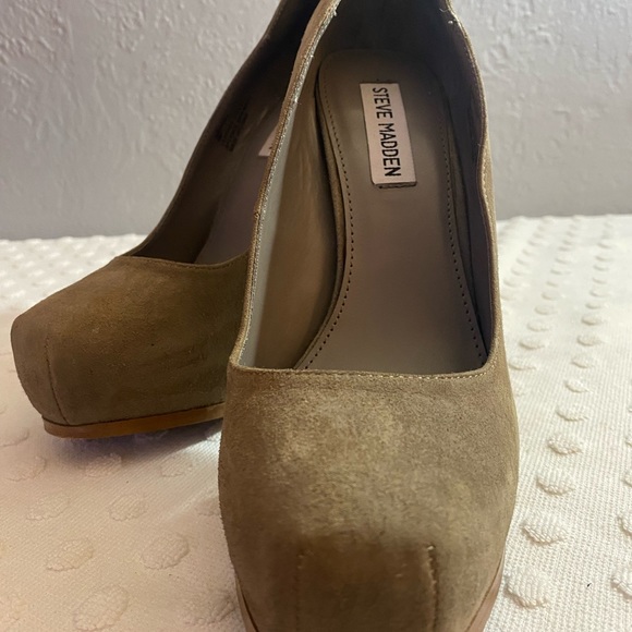 STEVE MADDEN Serrina Taupe Suede Pump - Picture 8 of 16